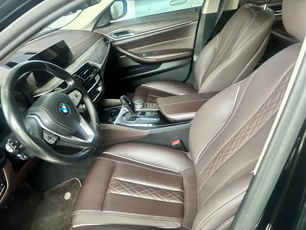 BMW 5 Series — фото 9