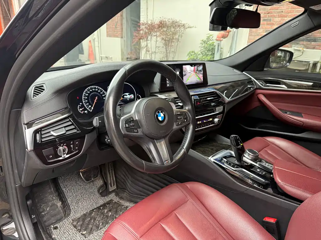 BMW 5 Series — фото 4