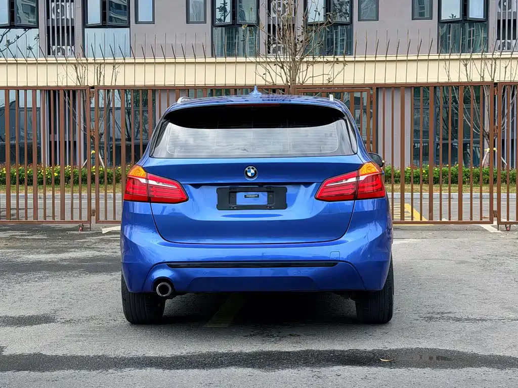 BMW 2 Series Active Tourer — фото 11