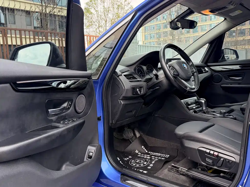 BMW 2 Series Active Tourer — фото 3