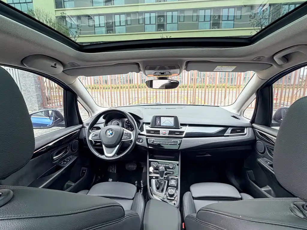 BMW 2 Series Active Tourer — фото 4