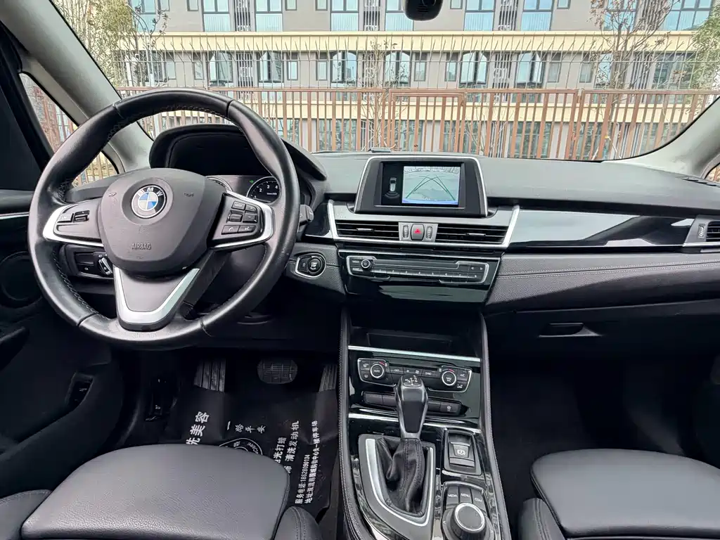 BMW 2 Series Active Tourer — фото 5