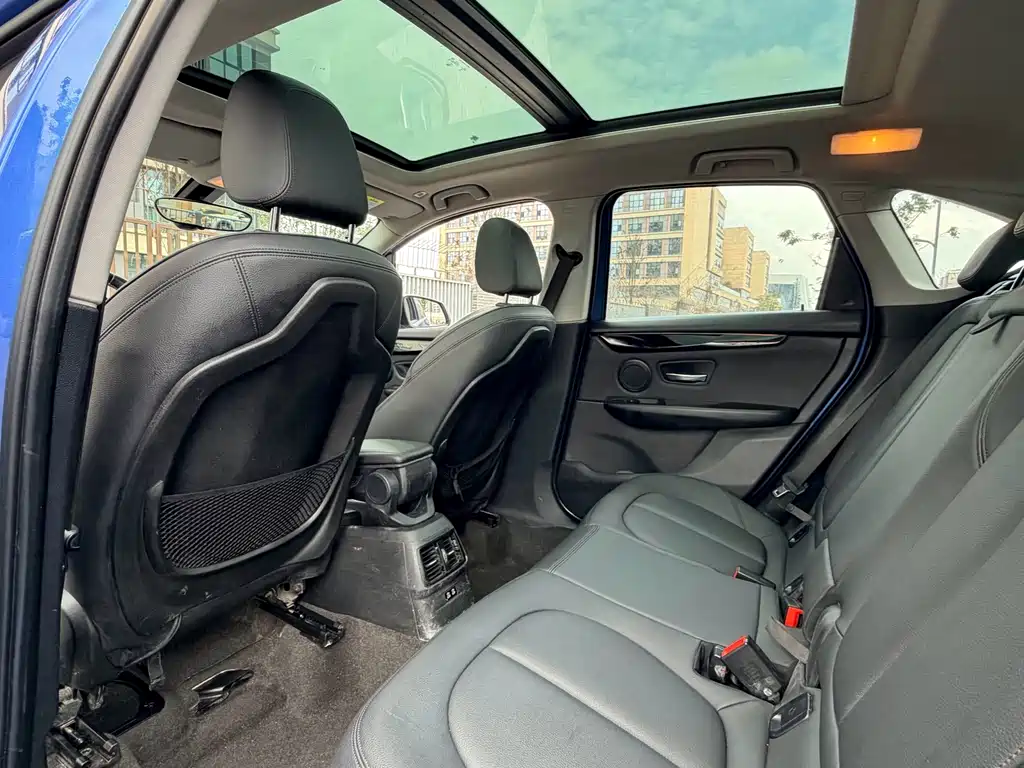 BMW 2 Series Active Tourer — фото 6