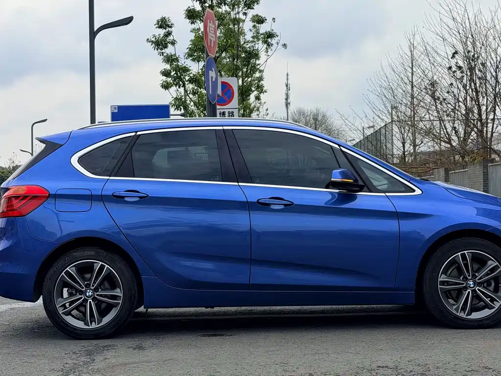 BMW 2 Series Active Tourer — фото 10