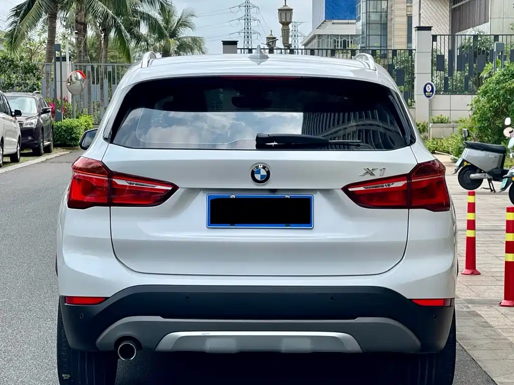 BMW X1 — фото 8