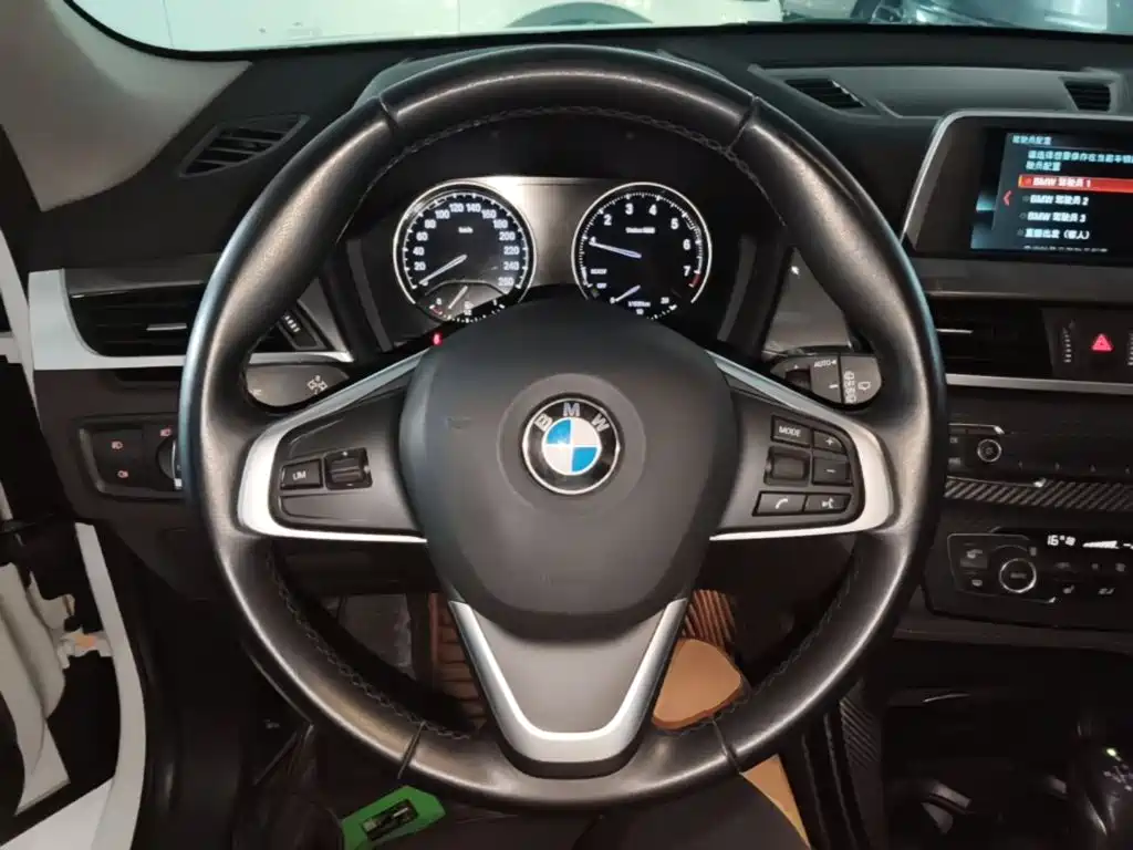 BMW X1 — фото 11