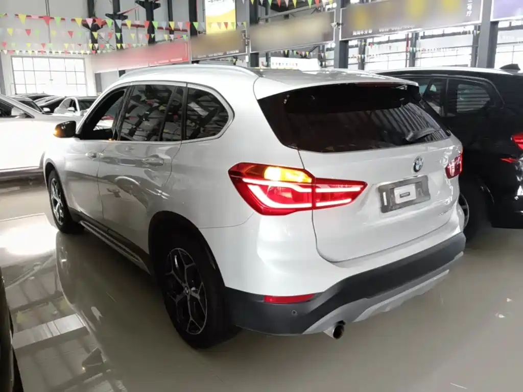 BMW X1 — фото 5