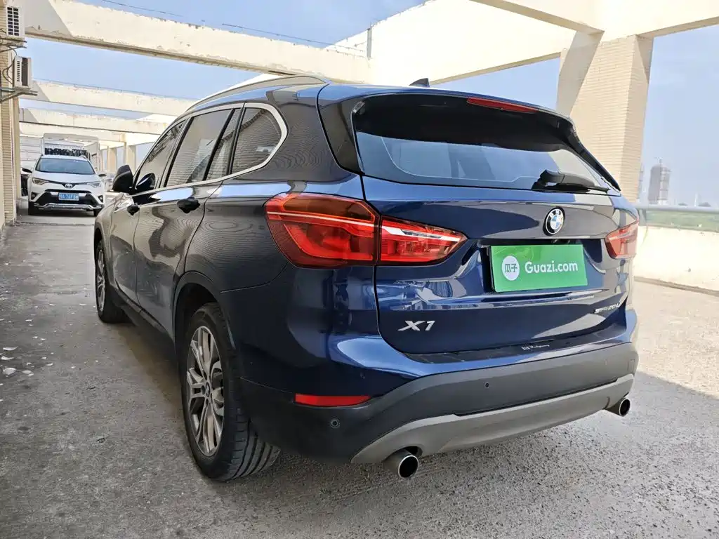 BMW X1 — фото 5