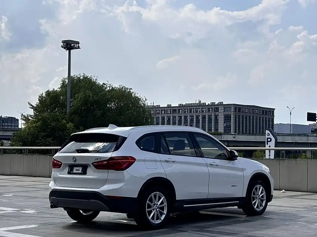 BMW X1 — фото 13