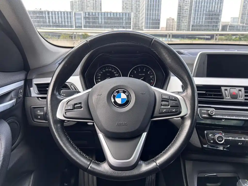 BMW X1 — фото 14