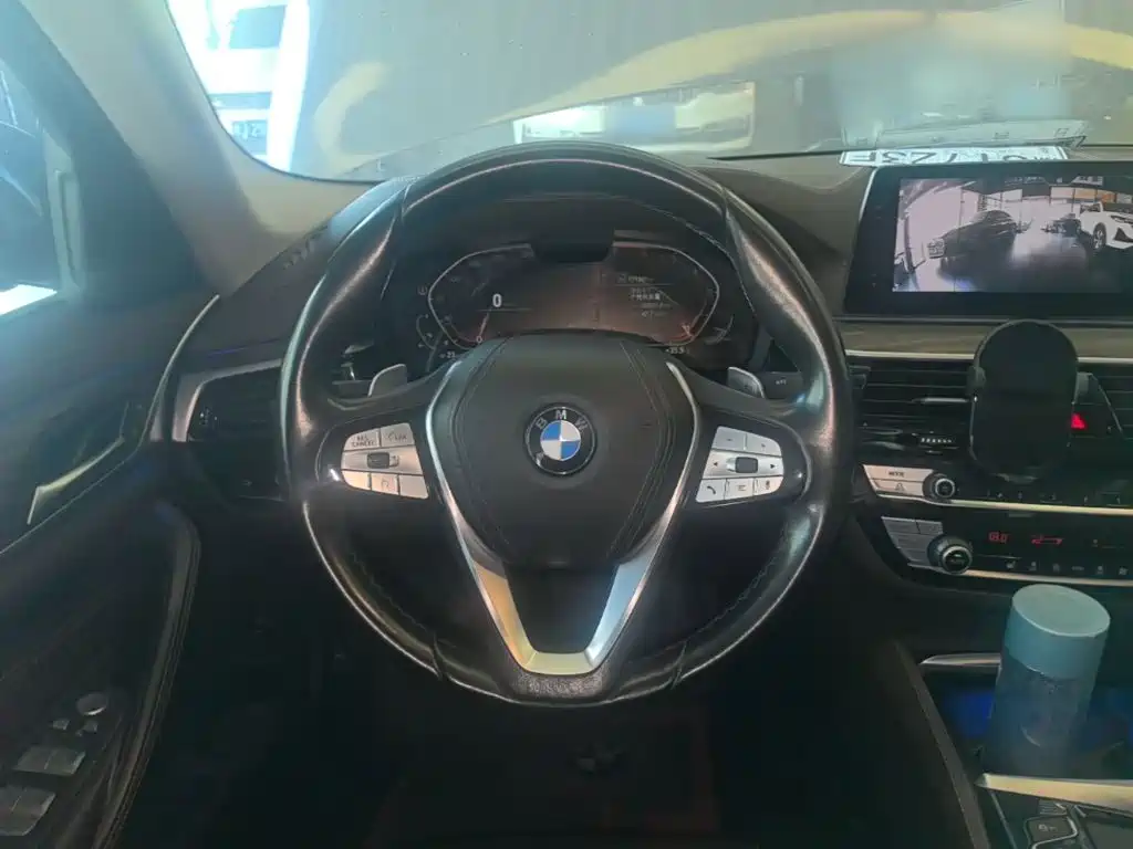 BMW 5 Series — фото 11