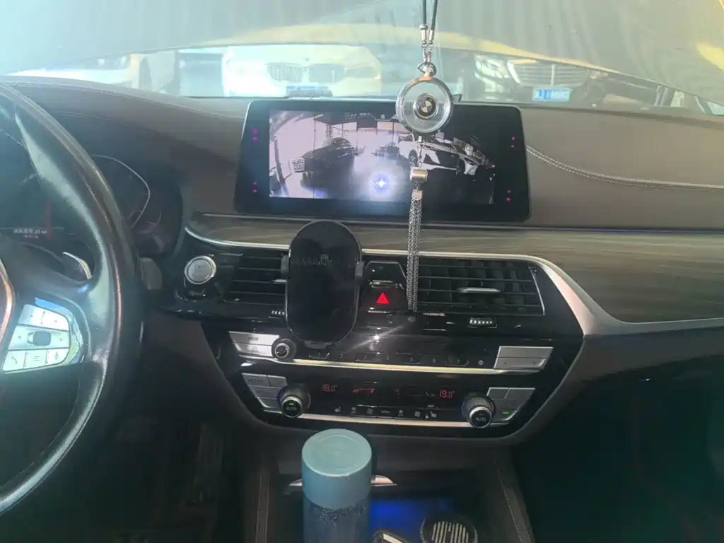 BMW 5 Series — фото 13
