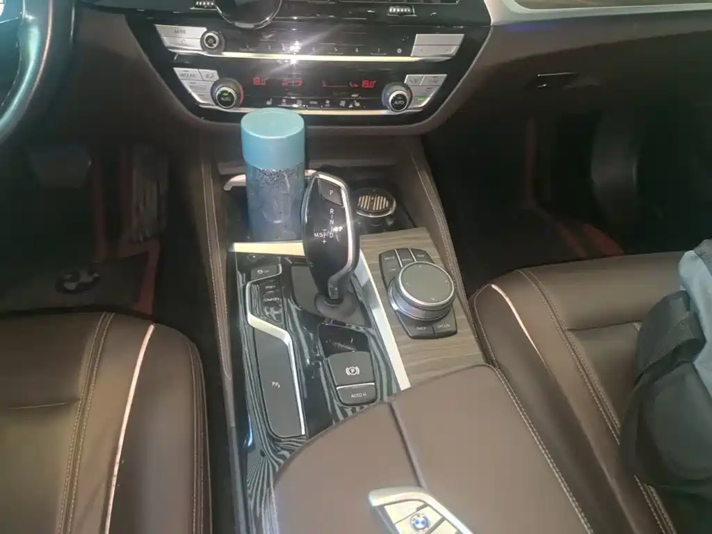 BMW 5 Series — фото 14