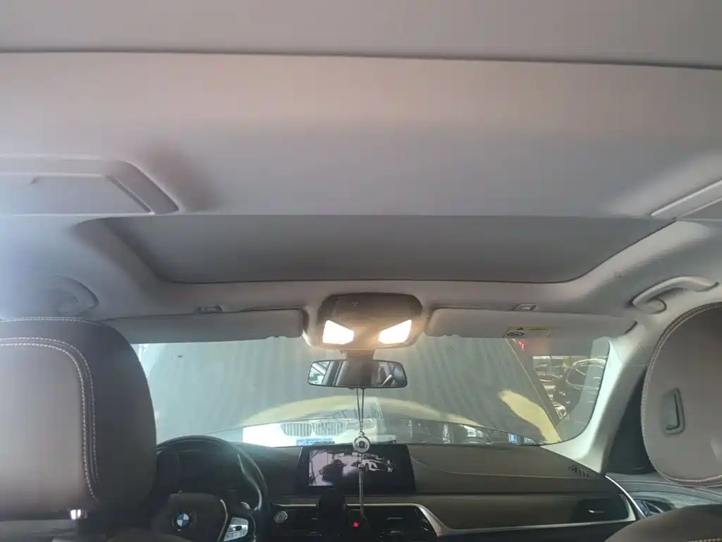 BMW 5 Series — фото 18