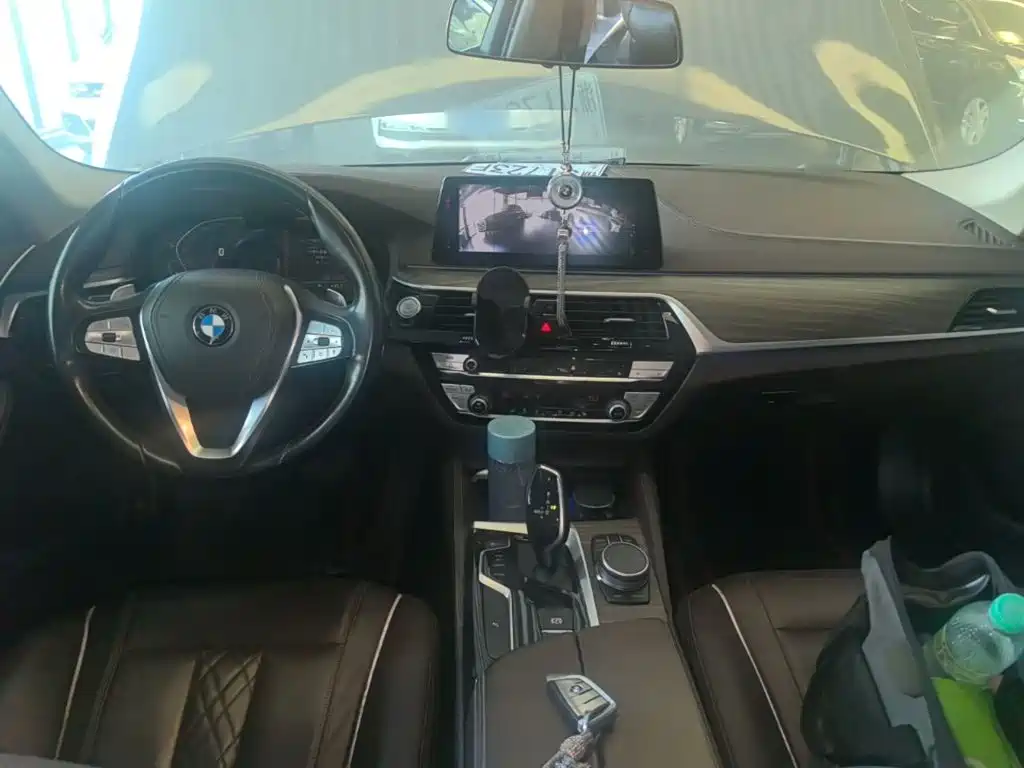 BMW 5 Series — фото 10