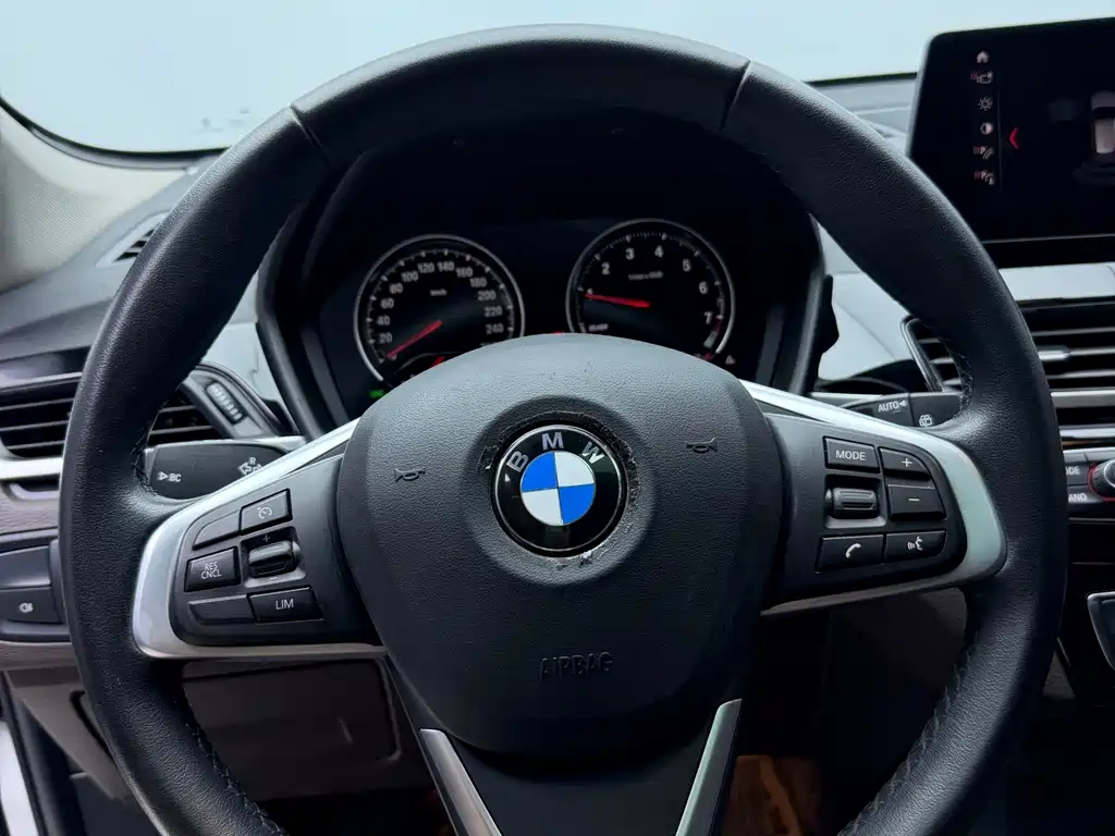 BMW X1 — фото 14