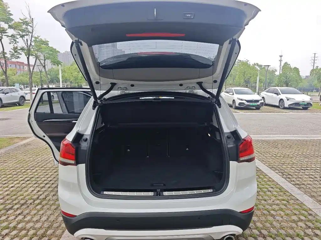 BMW X1 — фото 11
