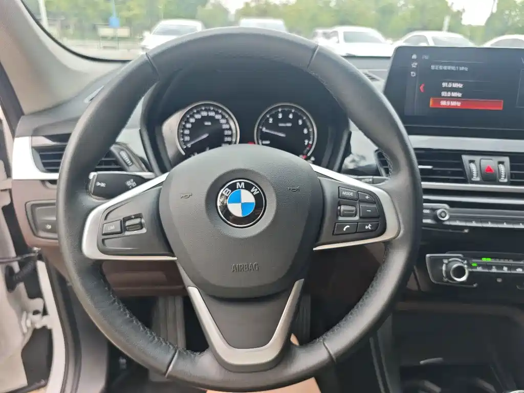 BMW X1 — фото 16