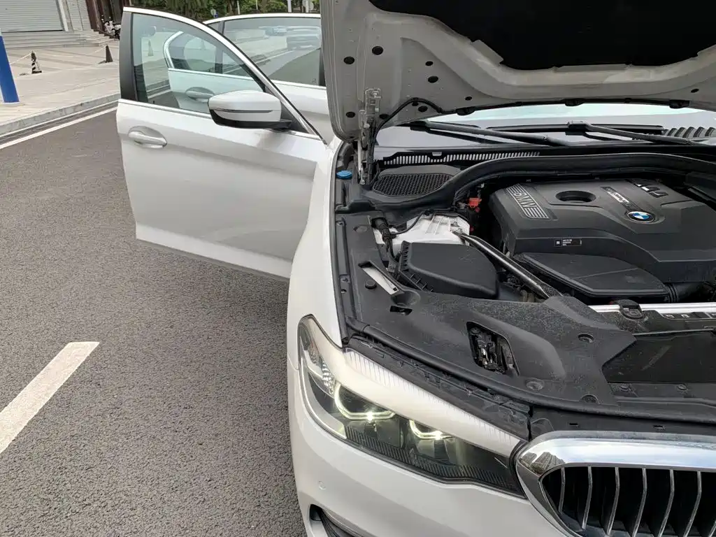 BMW 5 Series — фото 19