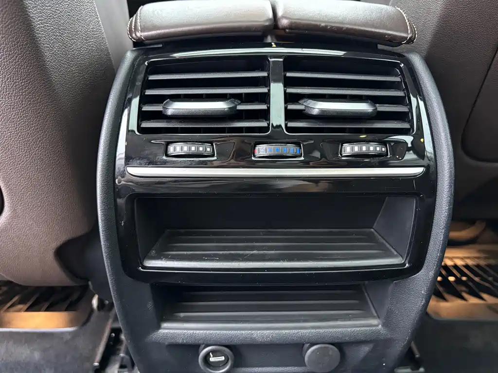 BMW 5 Series New Energy — фото 14