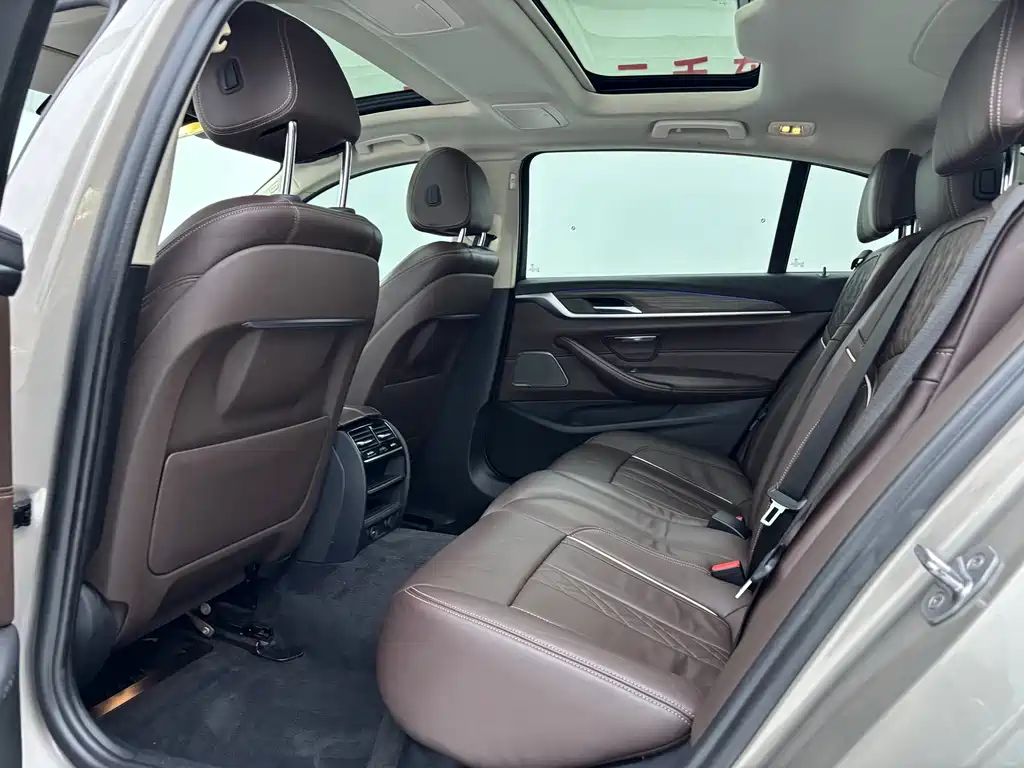 BMW 5 Series New Energy — фото 15