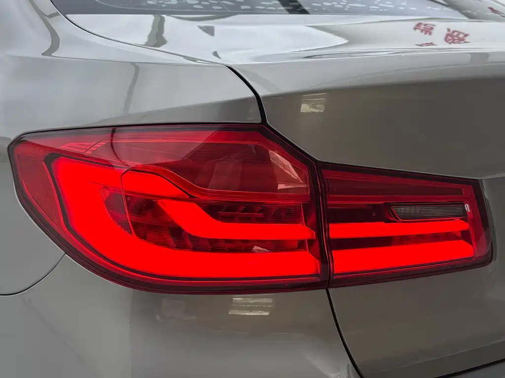 BMW 5 Series New Energy — фото 8