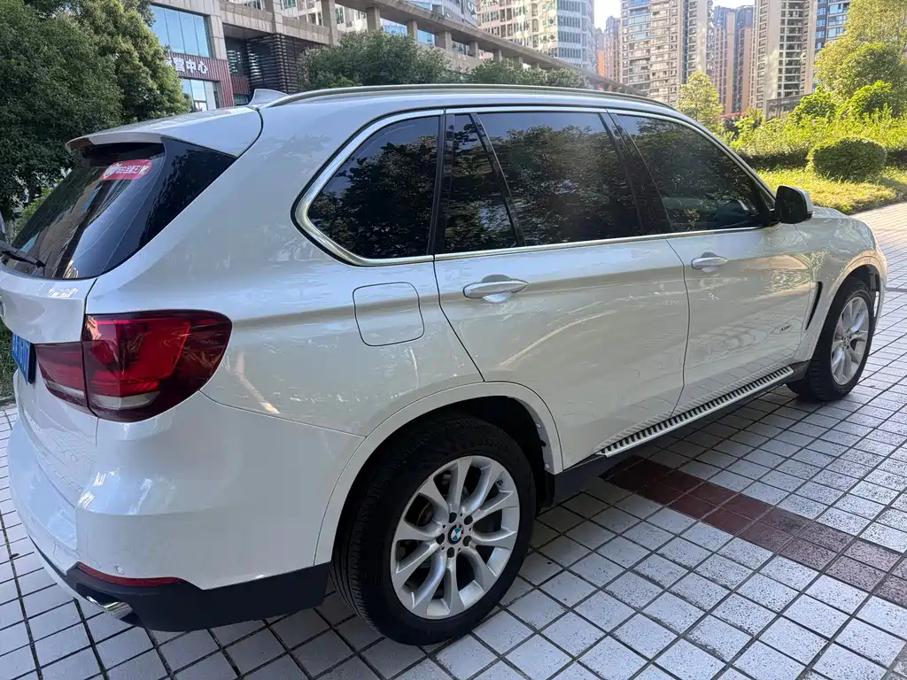 BMW X5 (Import) — фото 4