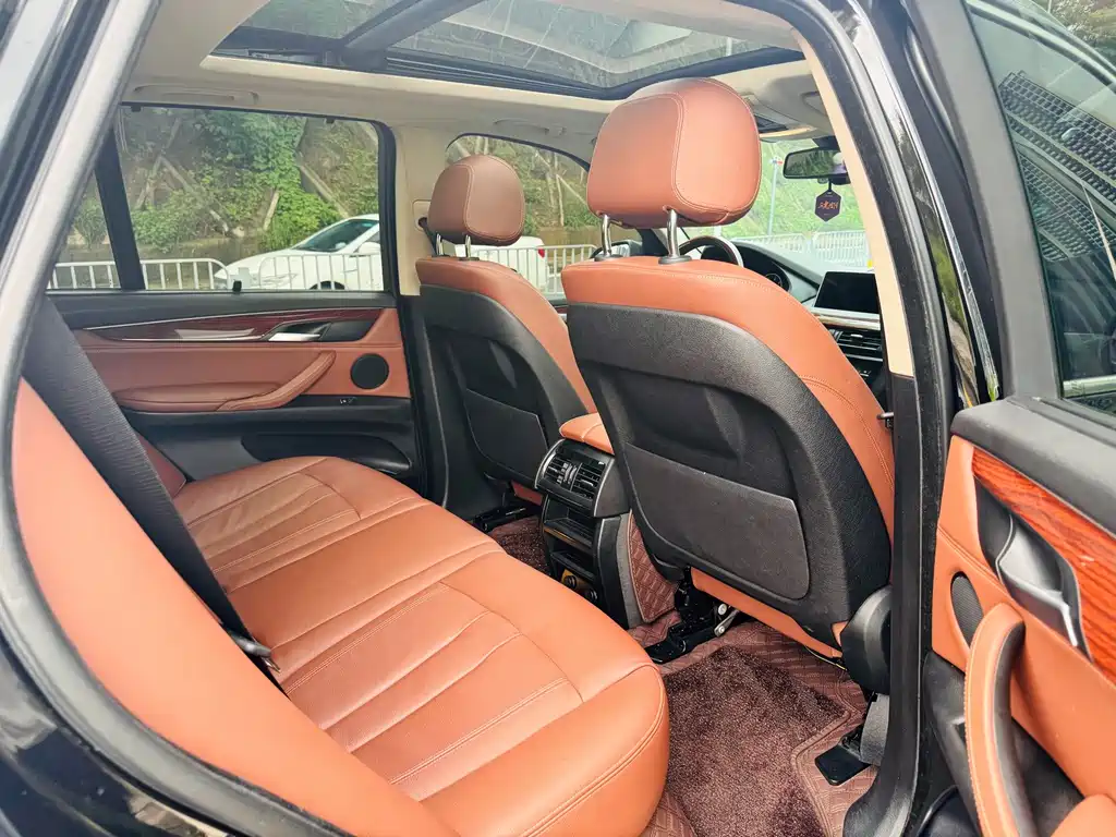 BMW X5 (Import) — фото 8