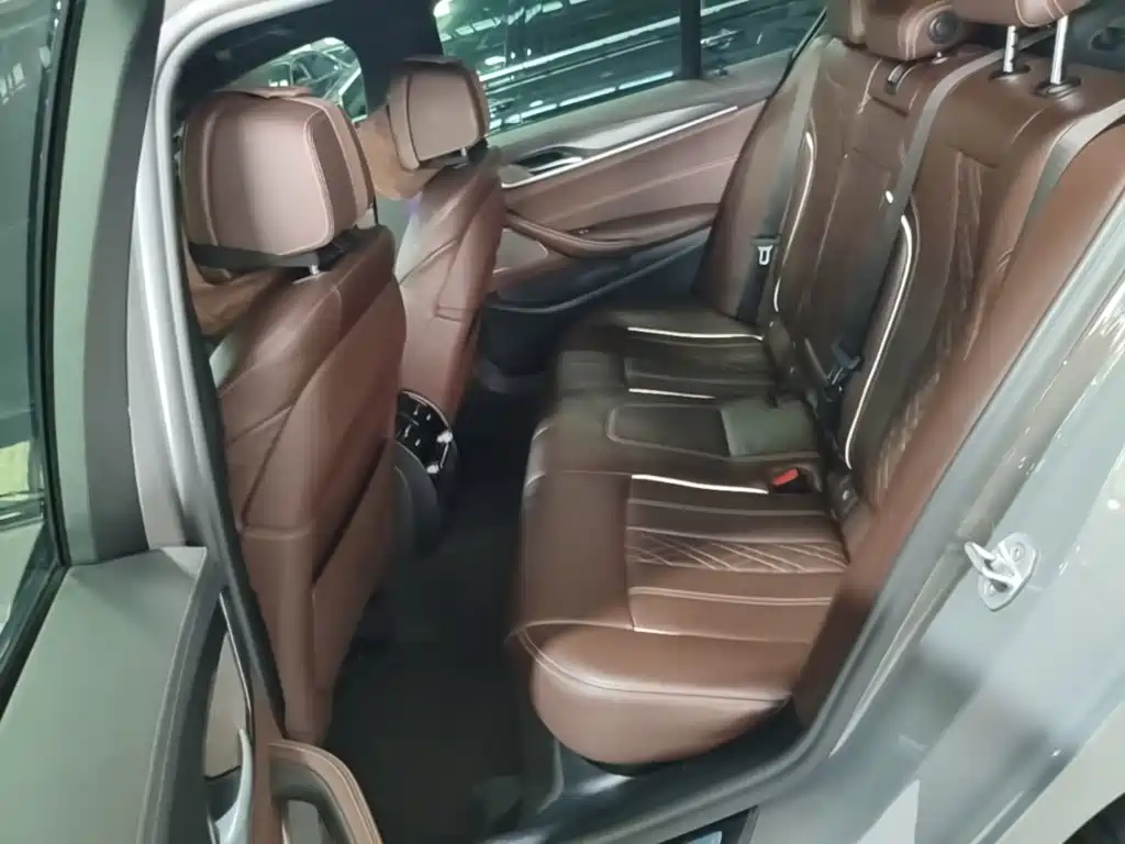 BMW 5 Series (Import) — фото 17