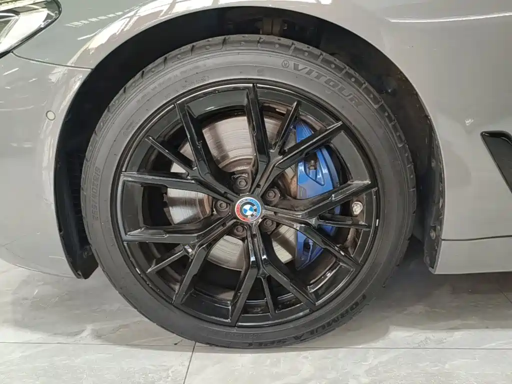 BMW 5 Series (Import) — фото 23