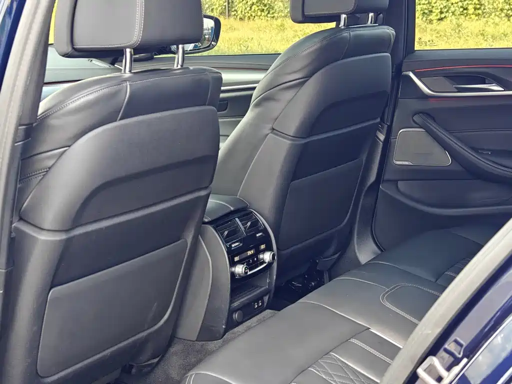 BMW 5 Series (Import) — фото 17
