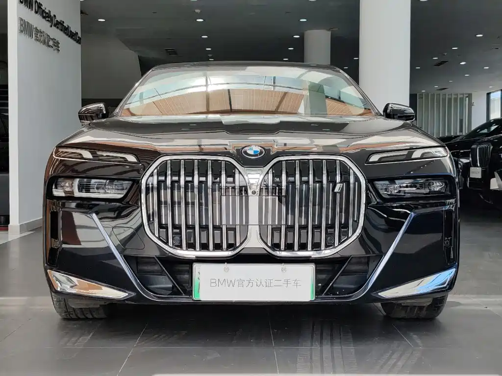 BMW i7 — фото 2