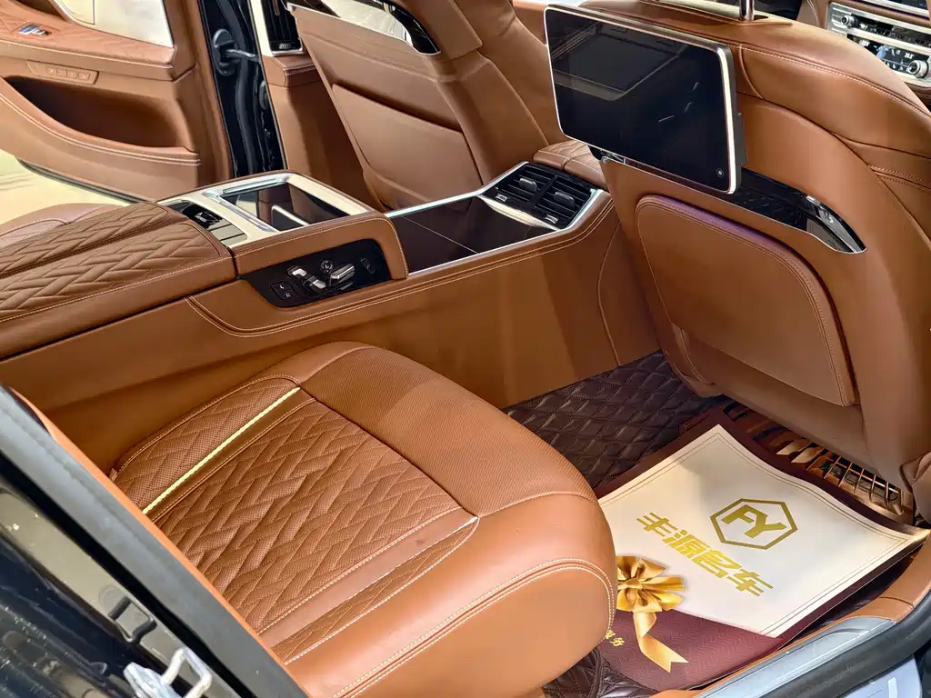 BMW 7 Series — фото 10