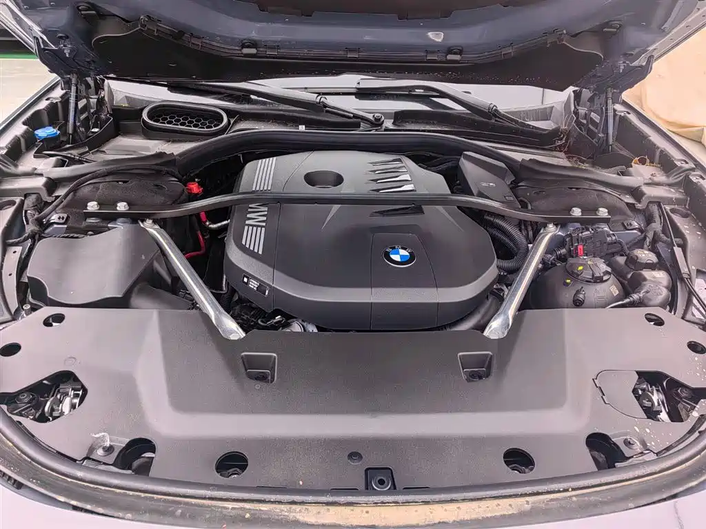 BMW 7 Series — фото 17