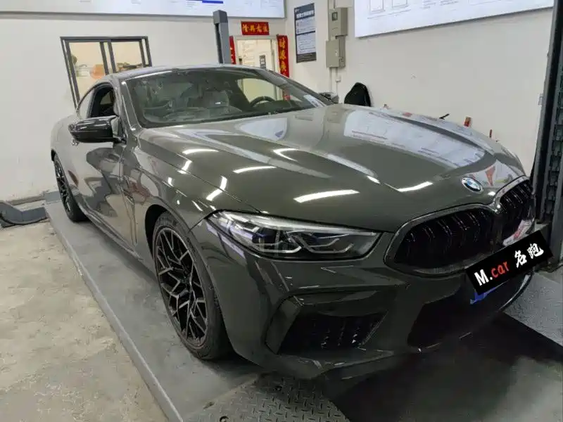 BMW M8 — фото 3