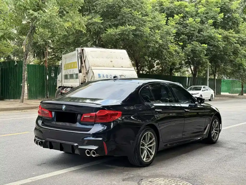 BMW 5 Series — фото 4