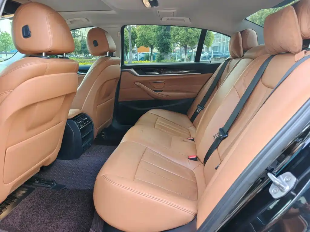 BMW 5 Series — фото 10