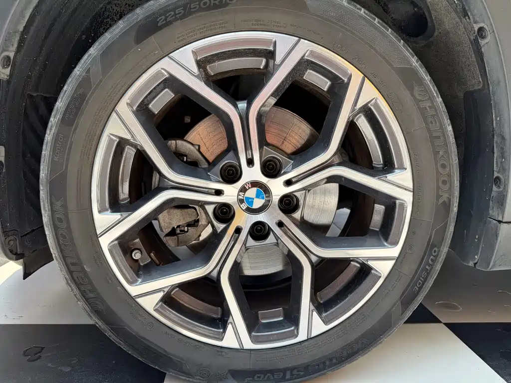 BMW X1 — фото 23