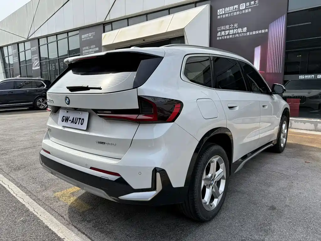 BMW X1 — фото 9