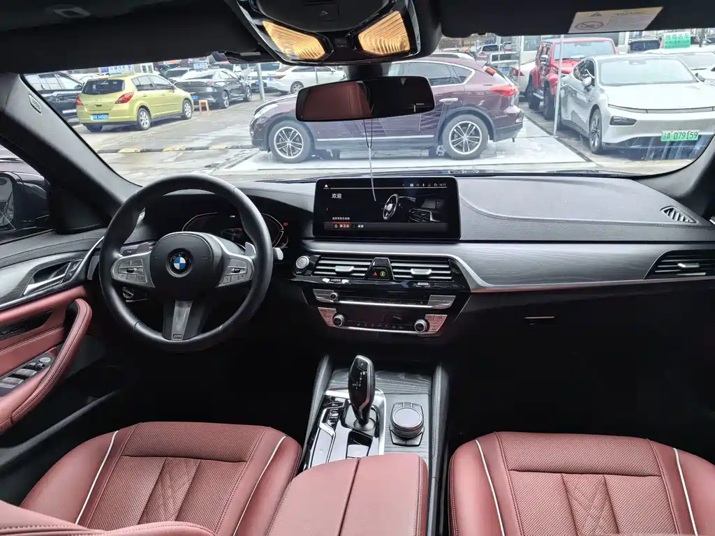 BMW 5 Series — фото 9