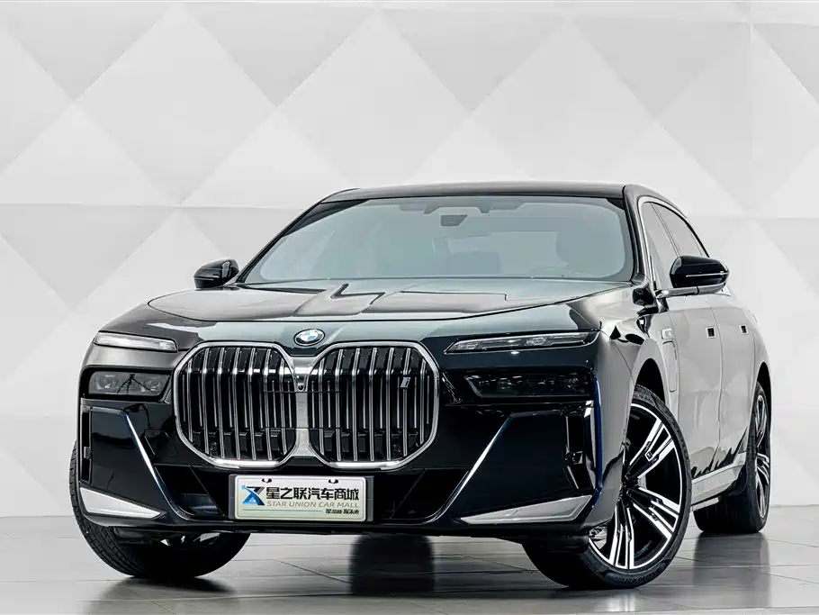 BMW i7 — фото 2