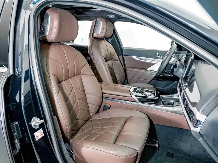 BMW i7 — фото 22