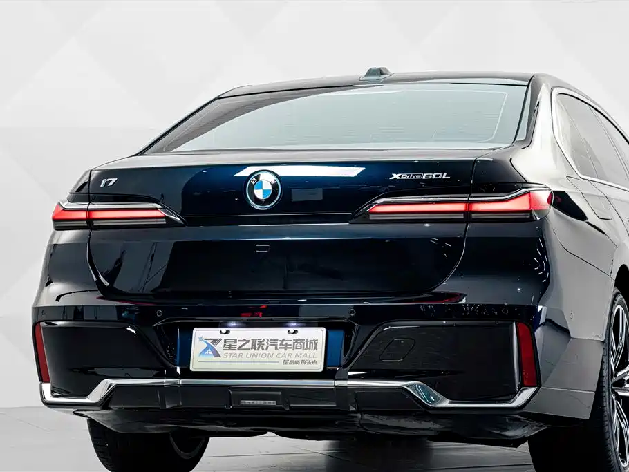 BMW i7 — фото 7