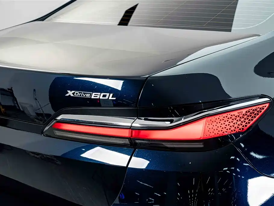 BMW i7 — фото 8