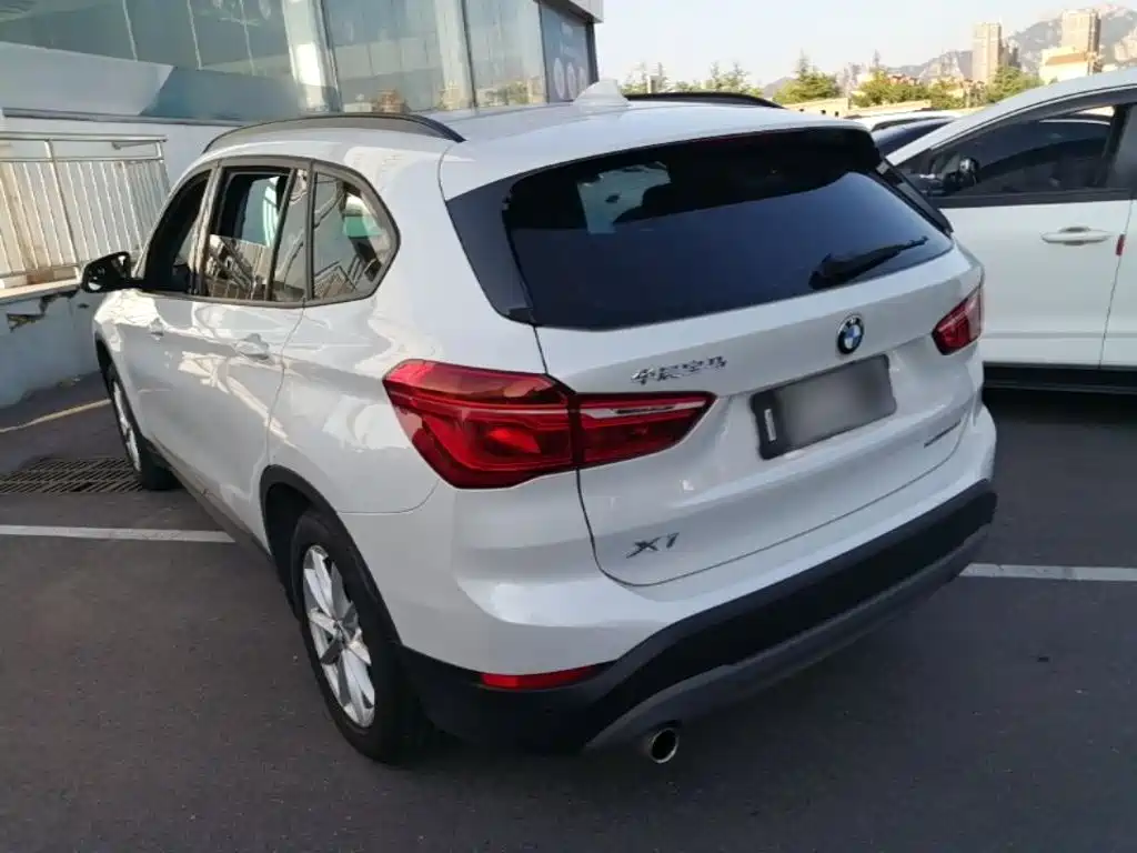 BMW X1 — фото 5