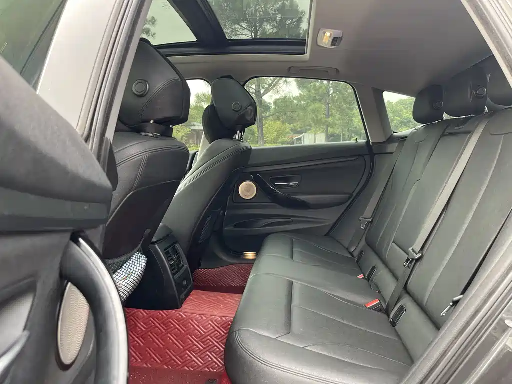 BMW 3 Series GT — фото 13