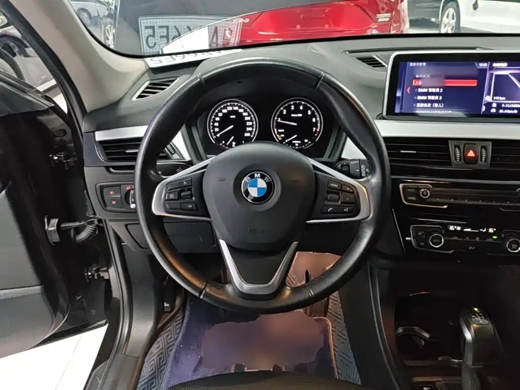 BMW X1 — фото 11