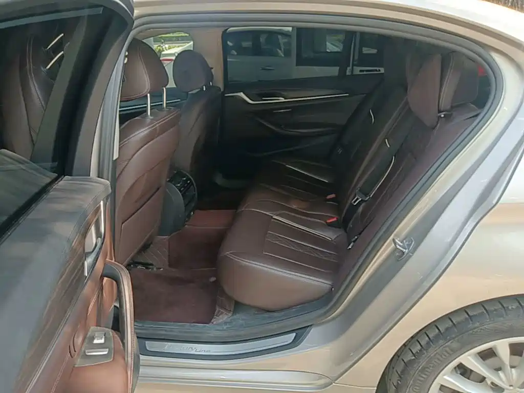 BMW 5 Series — фото 17