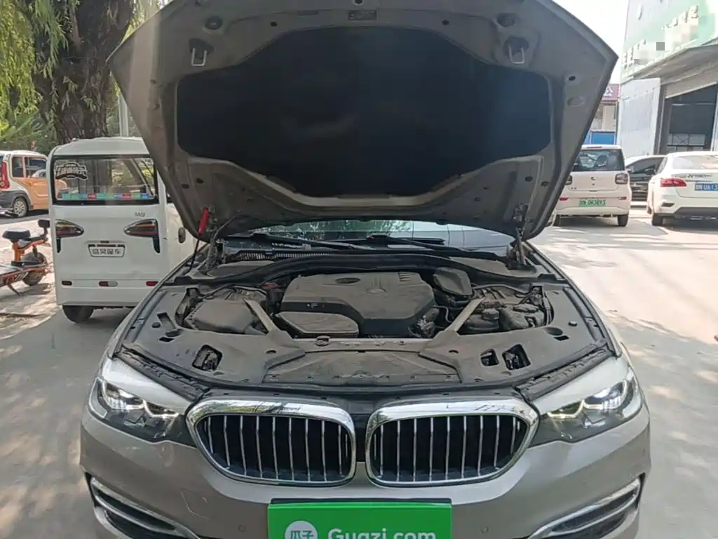 BMW 5 Series — фото 20