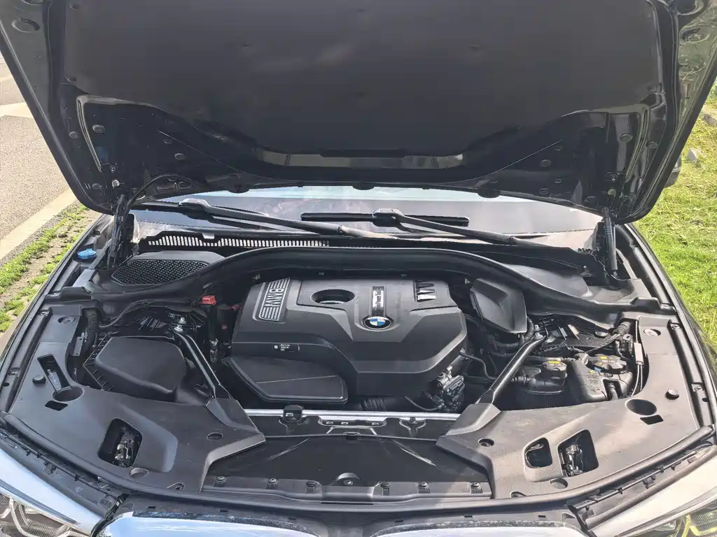 BMW 5 Series — фото 10